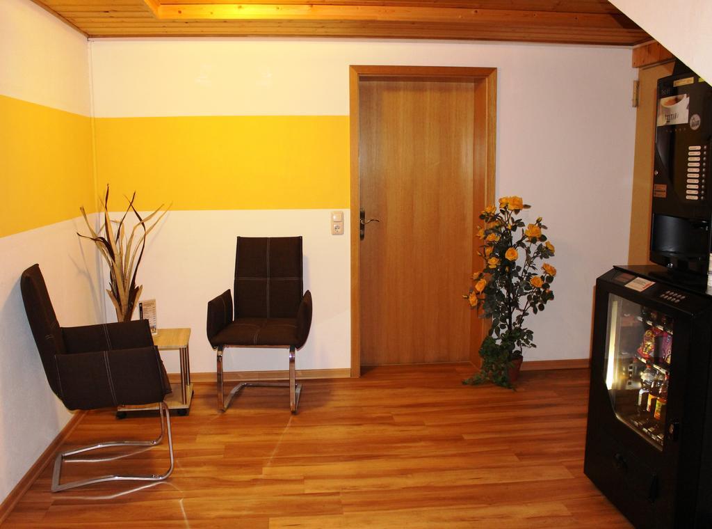Gaeste-Haus Roesch Wiesent Екстериор снимка