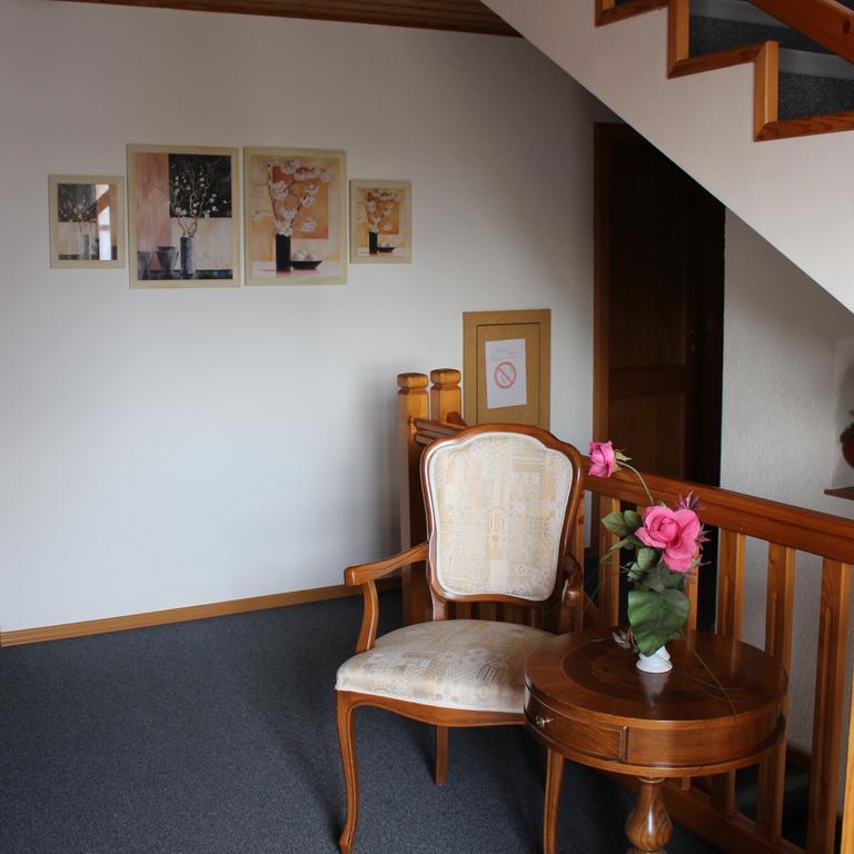 Gaeste-Haus Roesch Wiesent Екстериор снимка