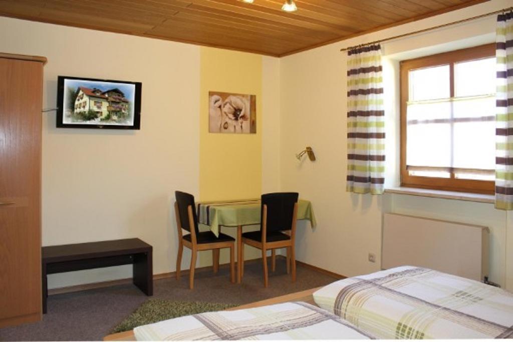 Gaeste-Haus Roesch Wiesent Екстериор снимка